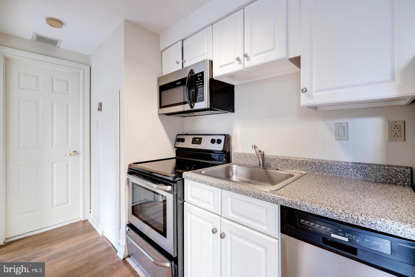 RITTENHOUSE SQUARE - Residential Lease