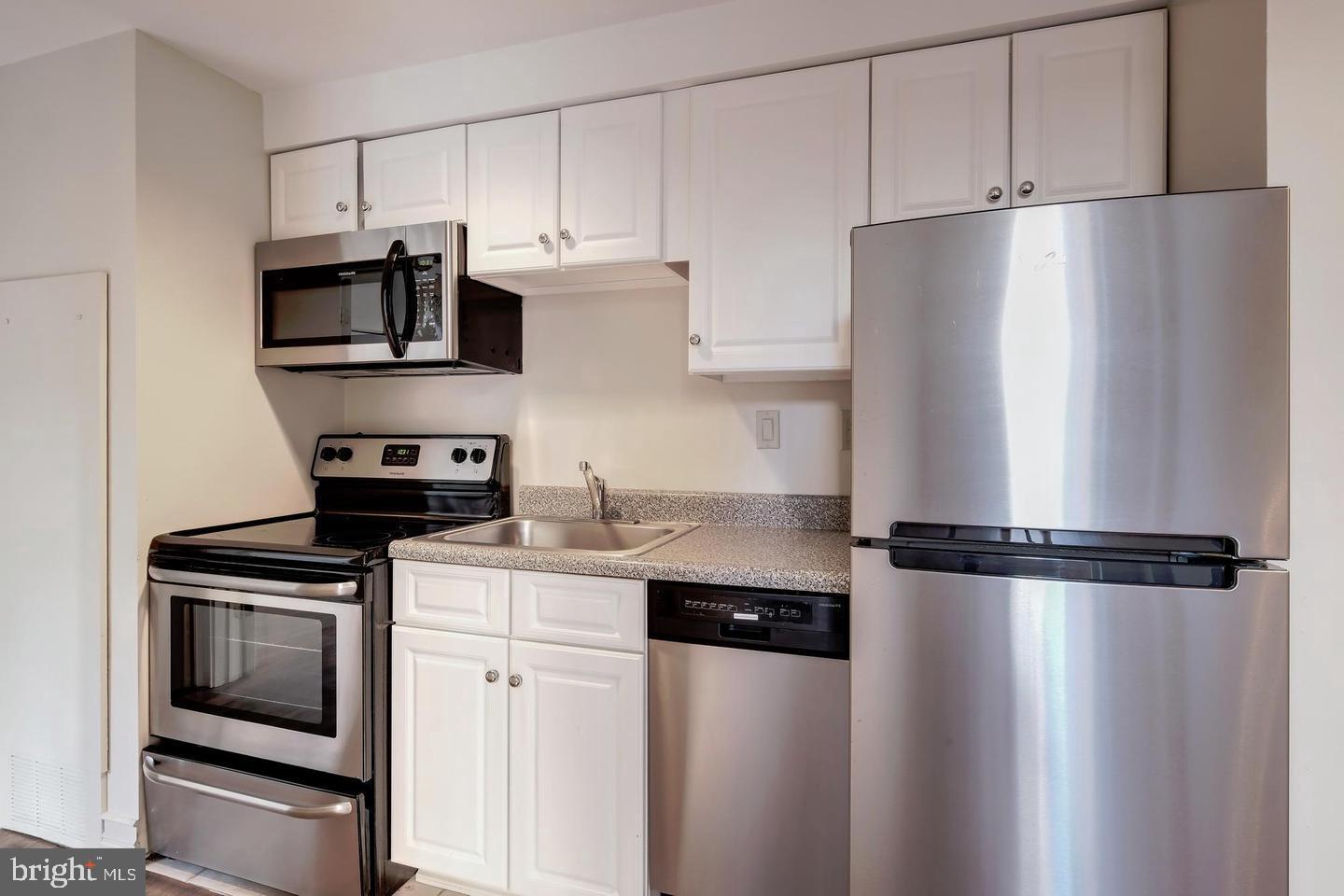 RITTENHOUSE SQUARE - Residential Lease