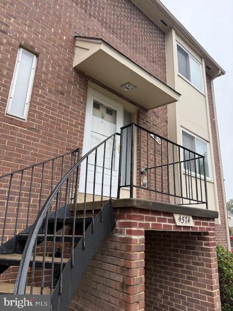 TERRACE TOWNHOUSES OF ANNANDALE - Residential Lease