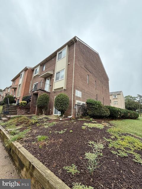 TERRACE TOWNHOUSES OF ANNANDALE - Residential Lease