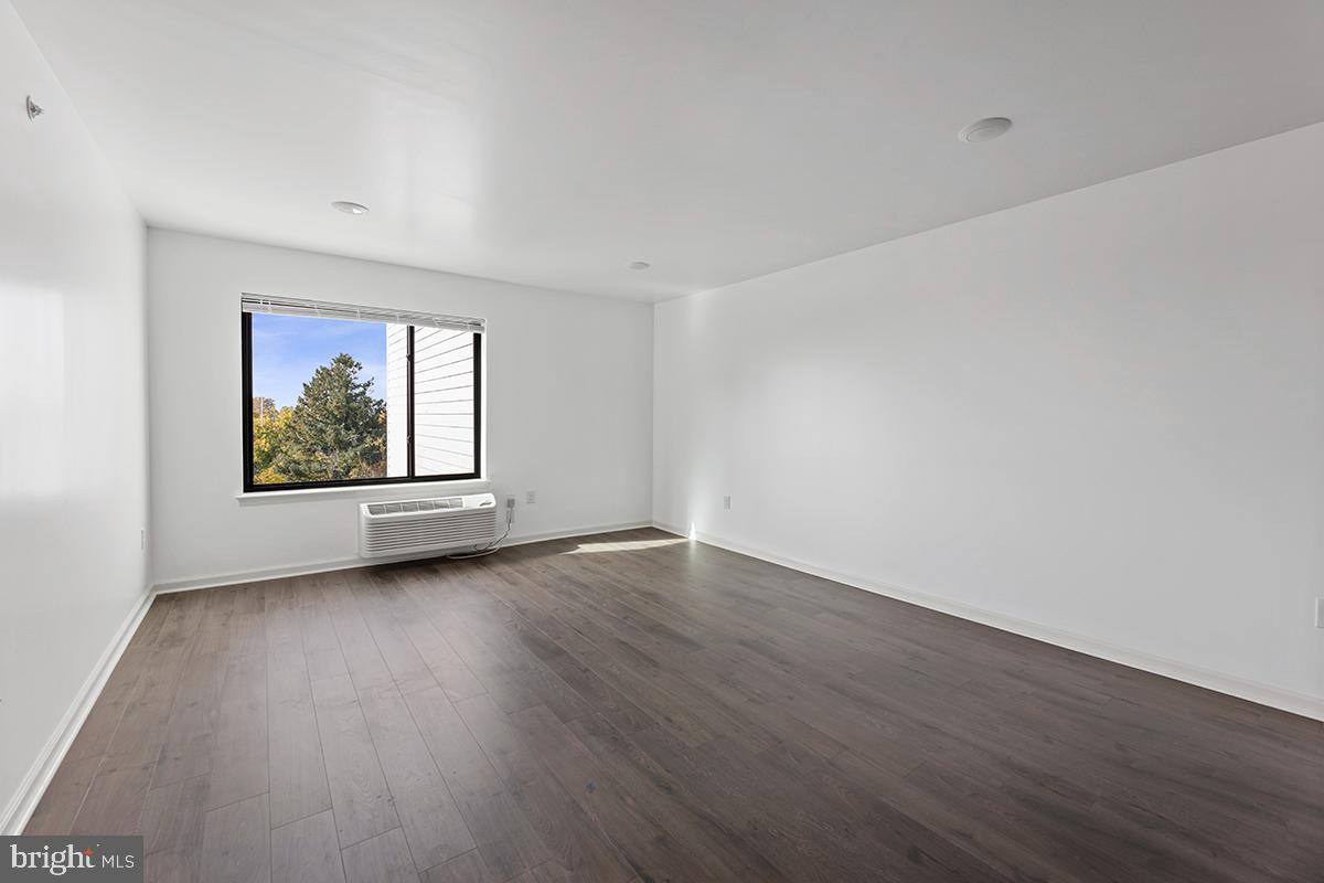 ROXBOROUGH - Residential Lease