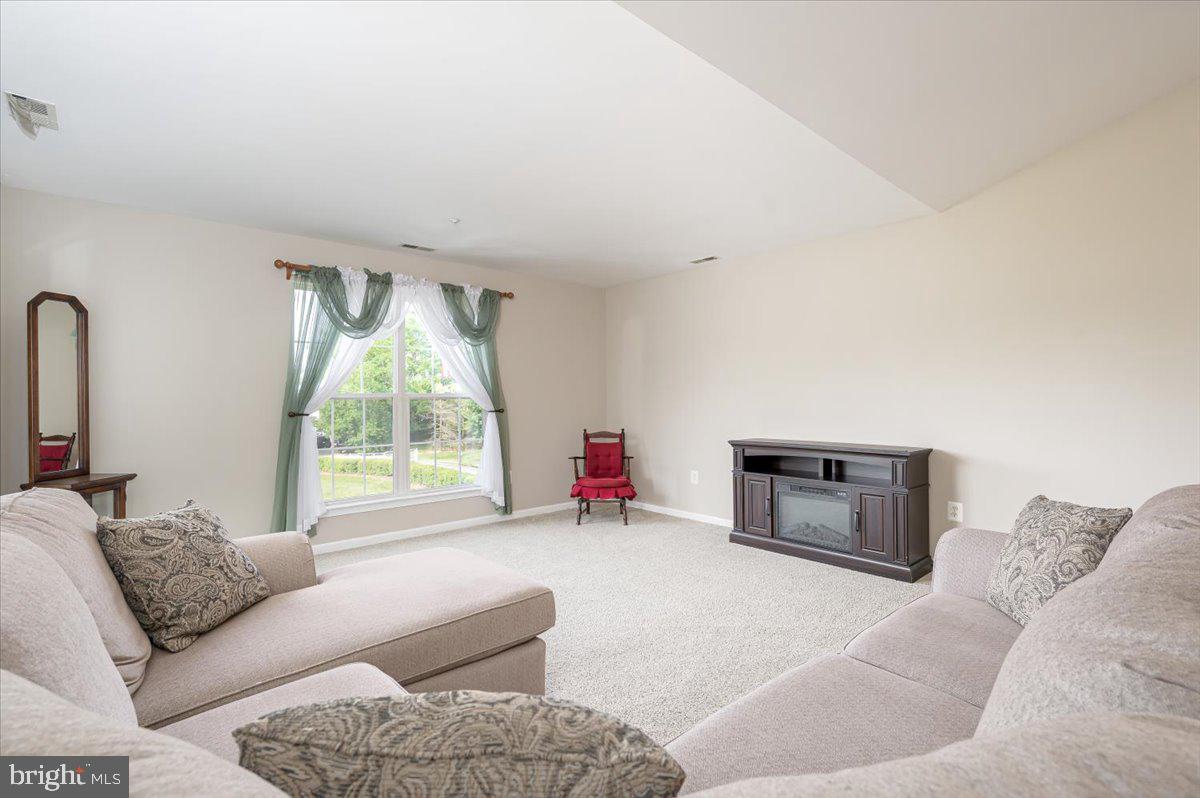 WINIFRED MANOR - Residential