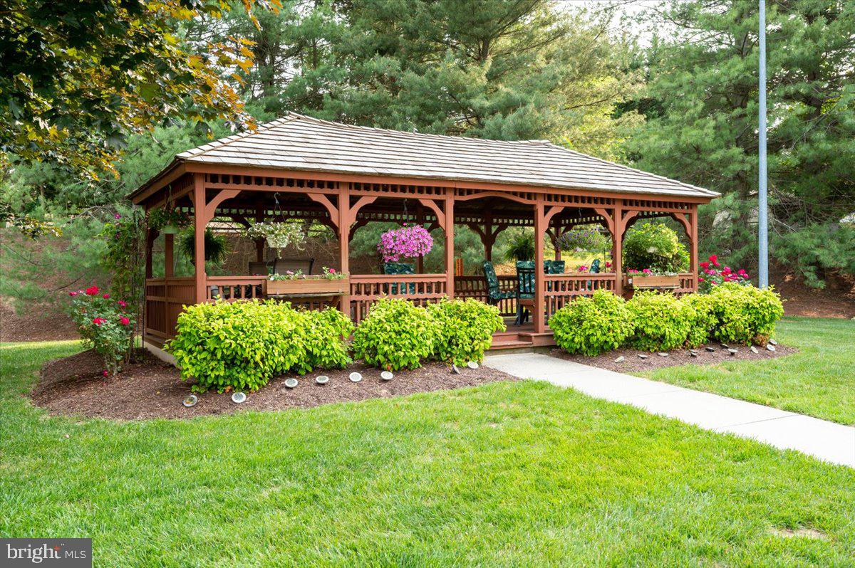 WINIFRED MANOR - Residential