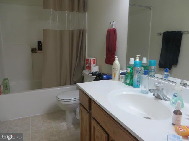 FALCON RIDGE - Residential Lease