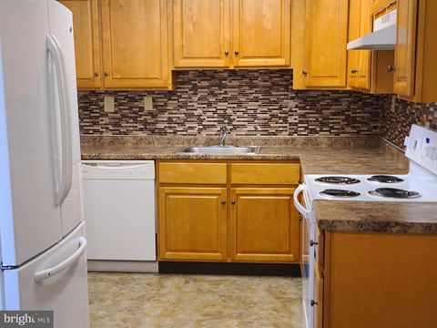 Townhouse For Sale - 60 Villanova Court<br/> SICKLERVILLE, NJ 08081