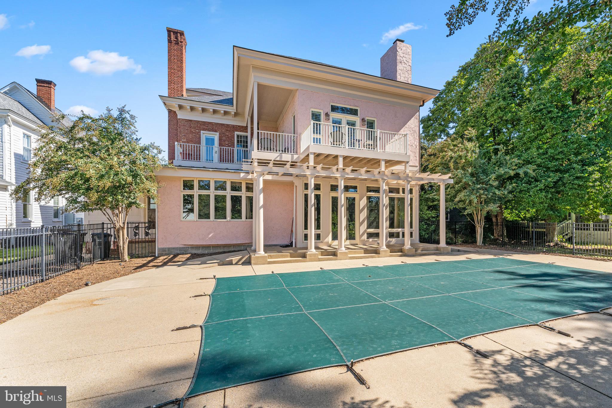 HISTORIC DISTRICT - Residential