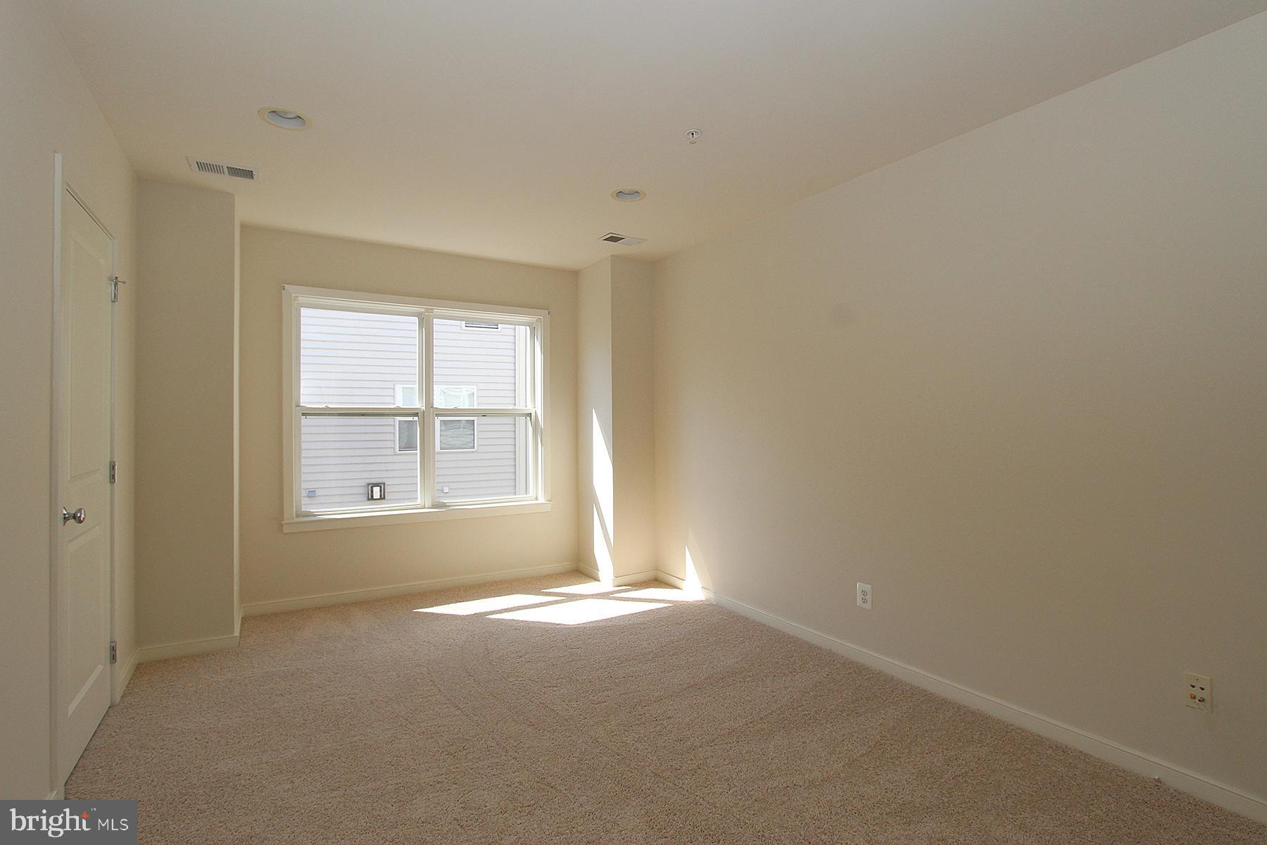 WHEATON FOREST - Residential