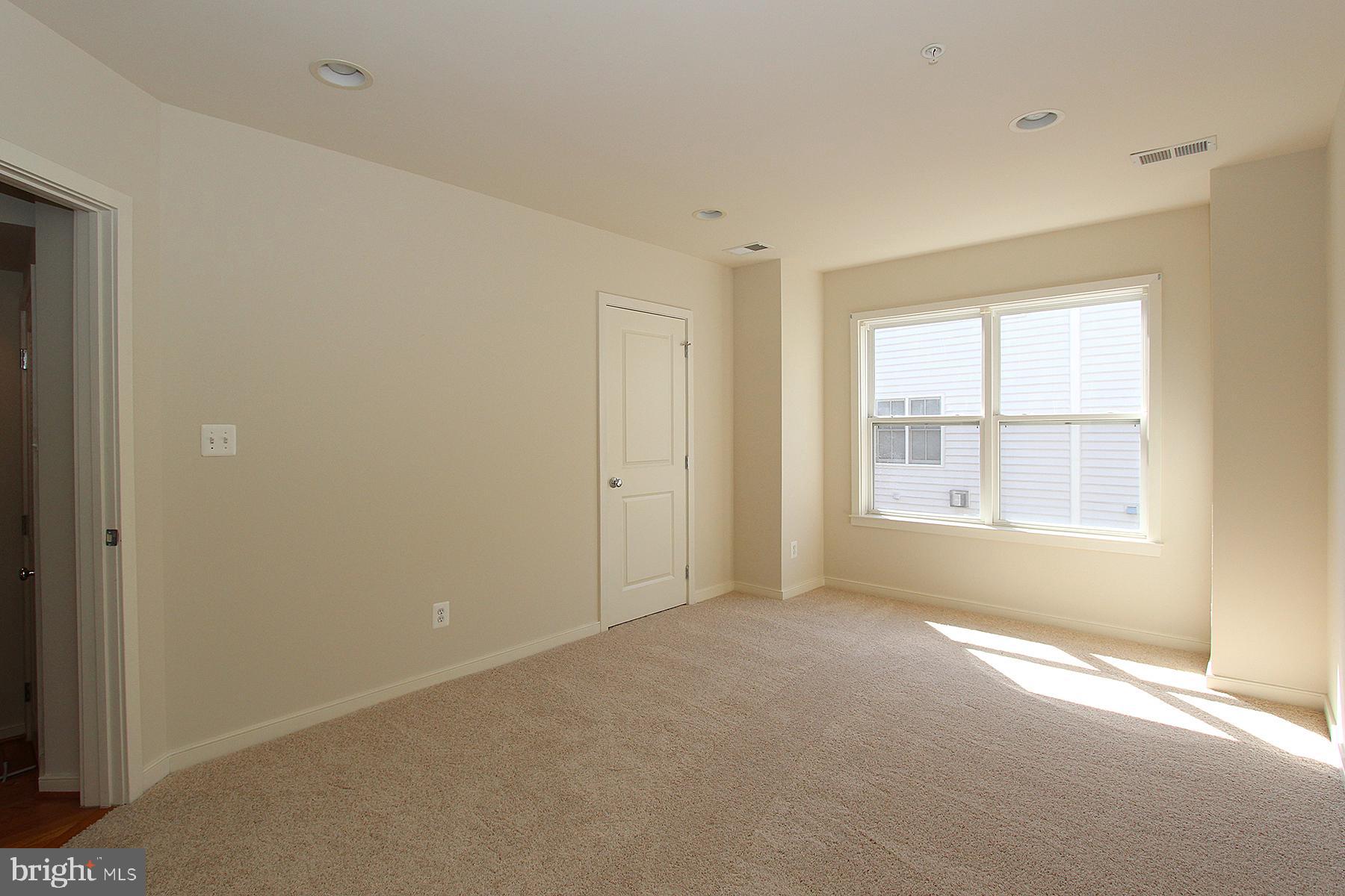 WHEATON FOREST - Residential