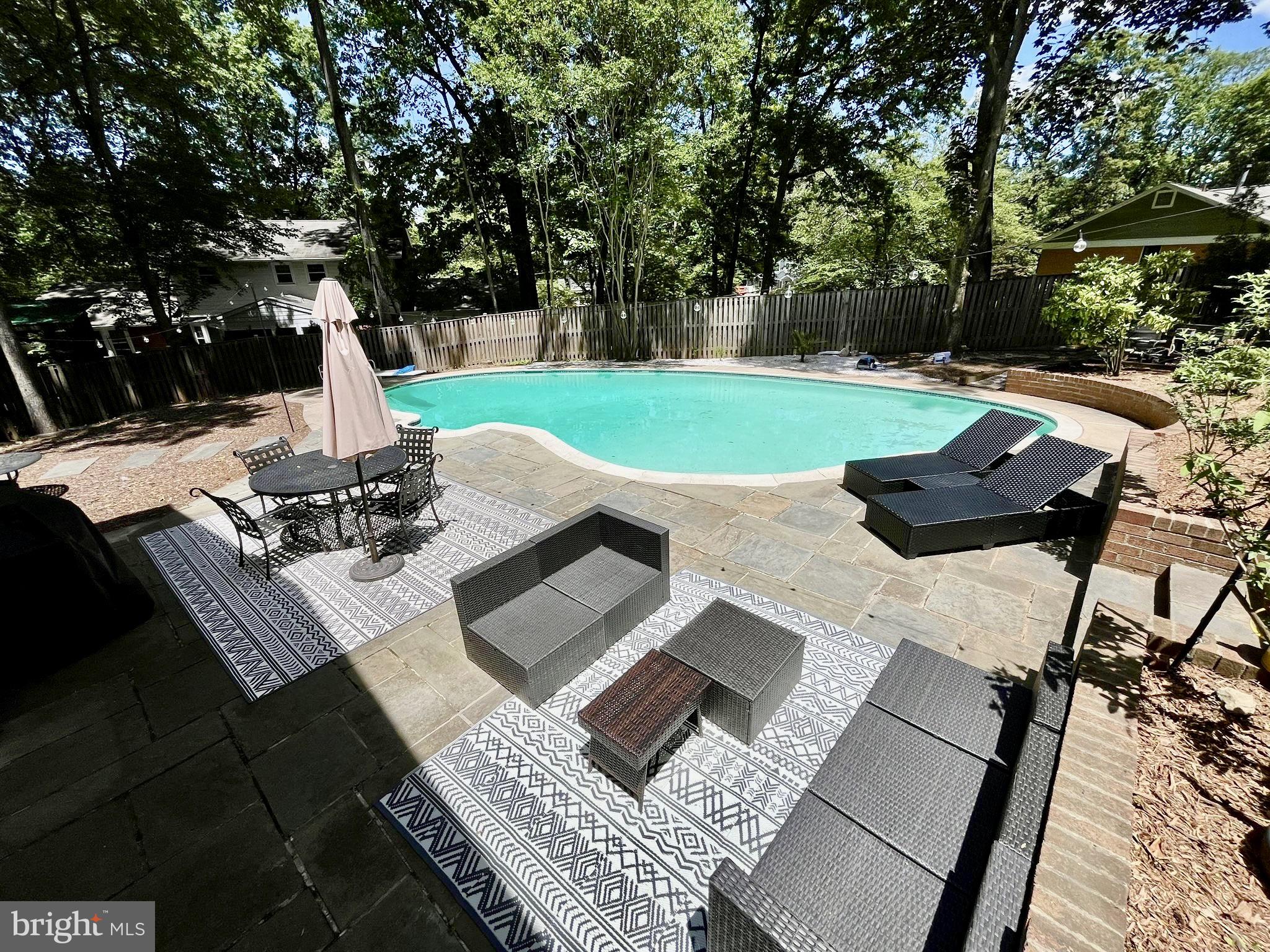 LUXMANOR - Residential