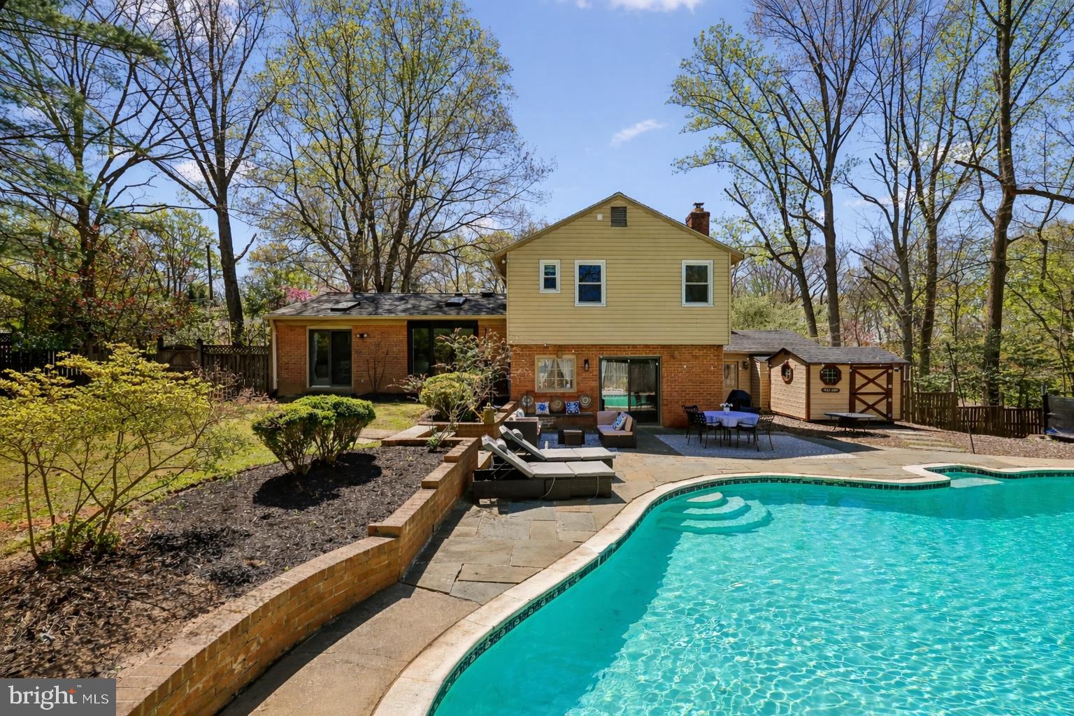 LUXMANOR - Residential