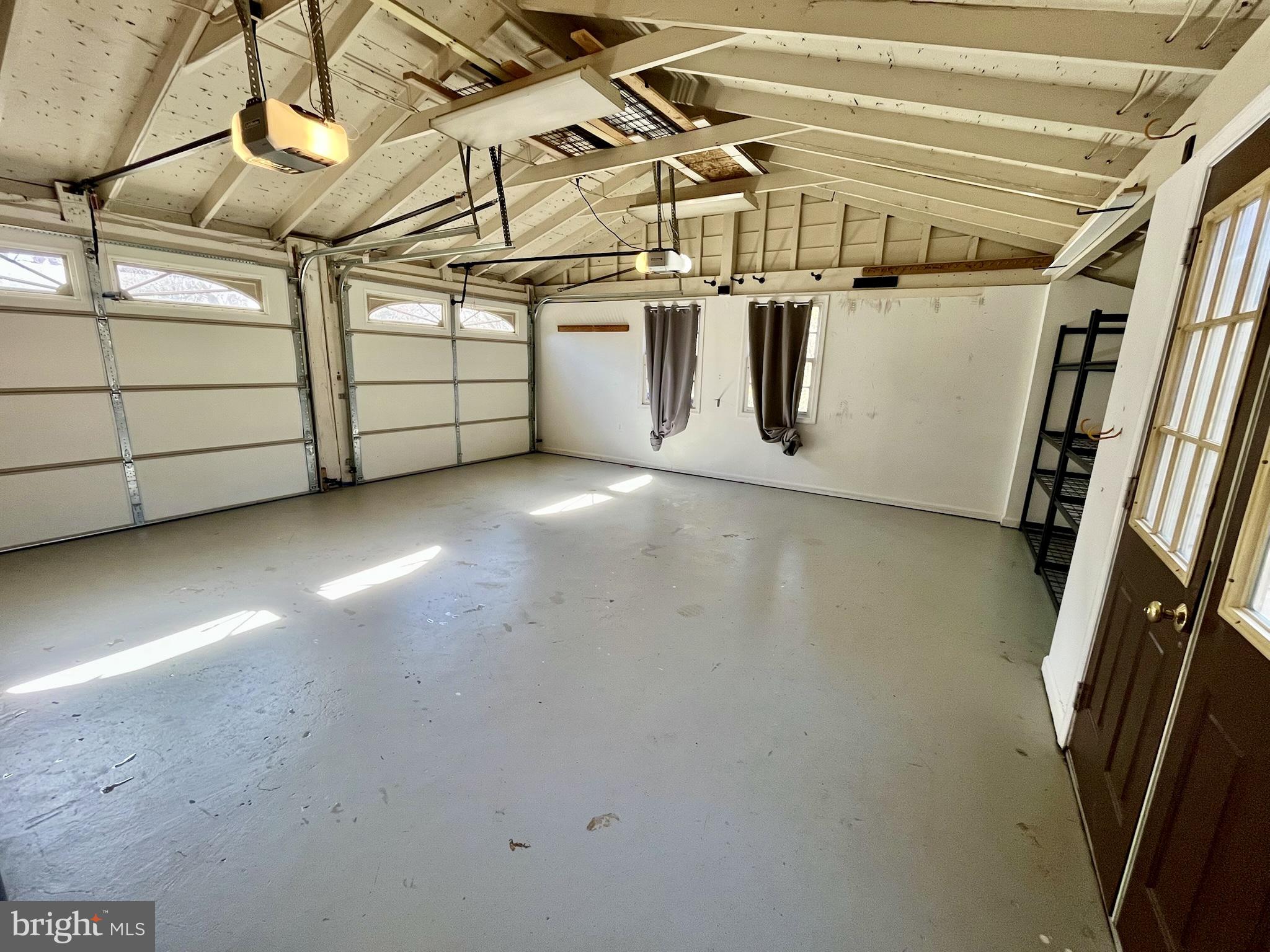 LUXMANOR - Residential