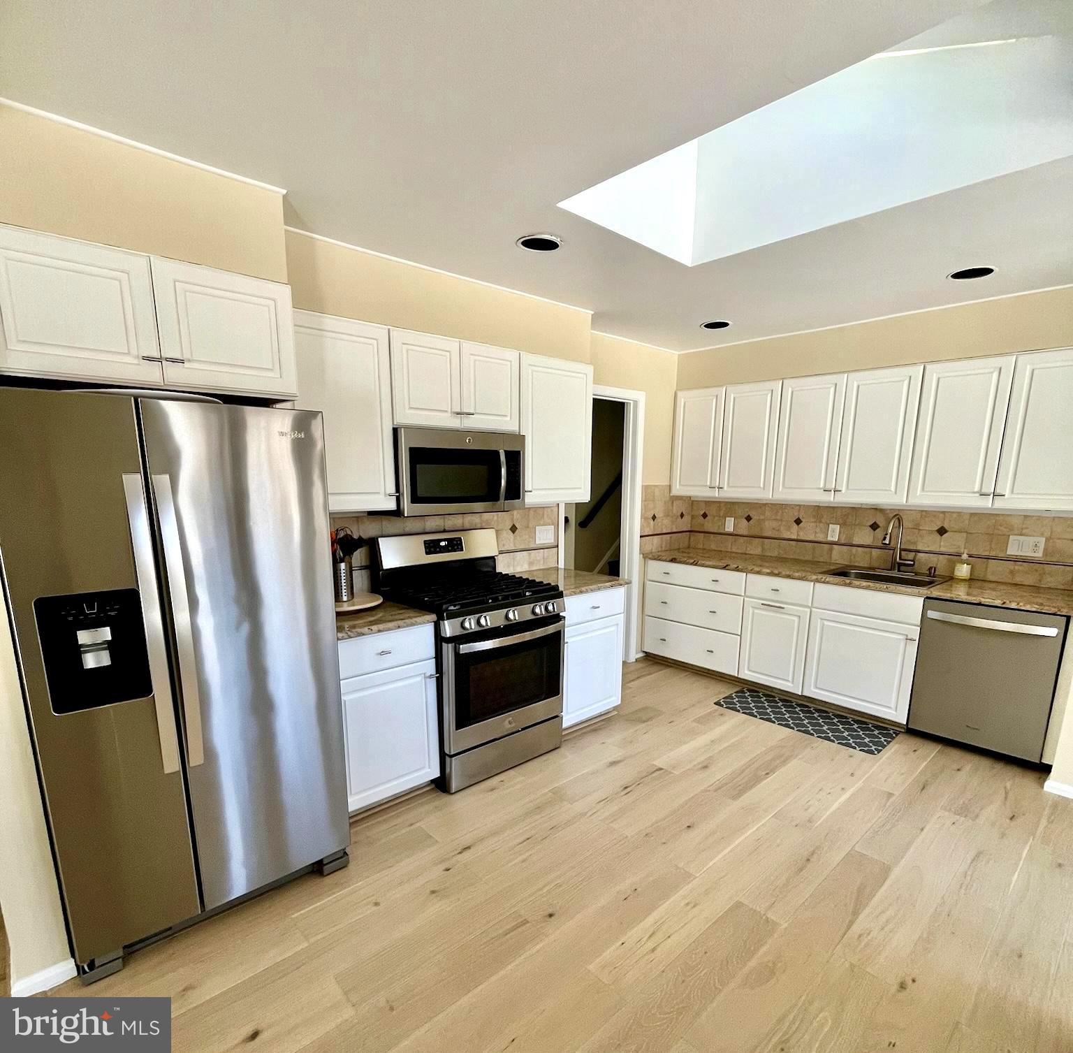 LUXMANOR - Residential