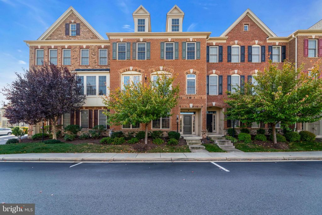 Photo of 43157 Clarendon Square, ASHBURN, VA 20148 (MLS # VALO2109372)