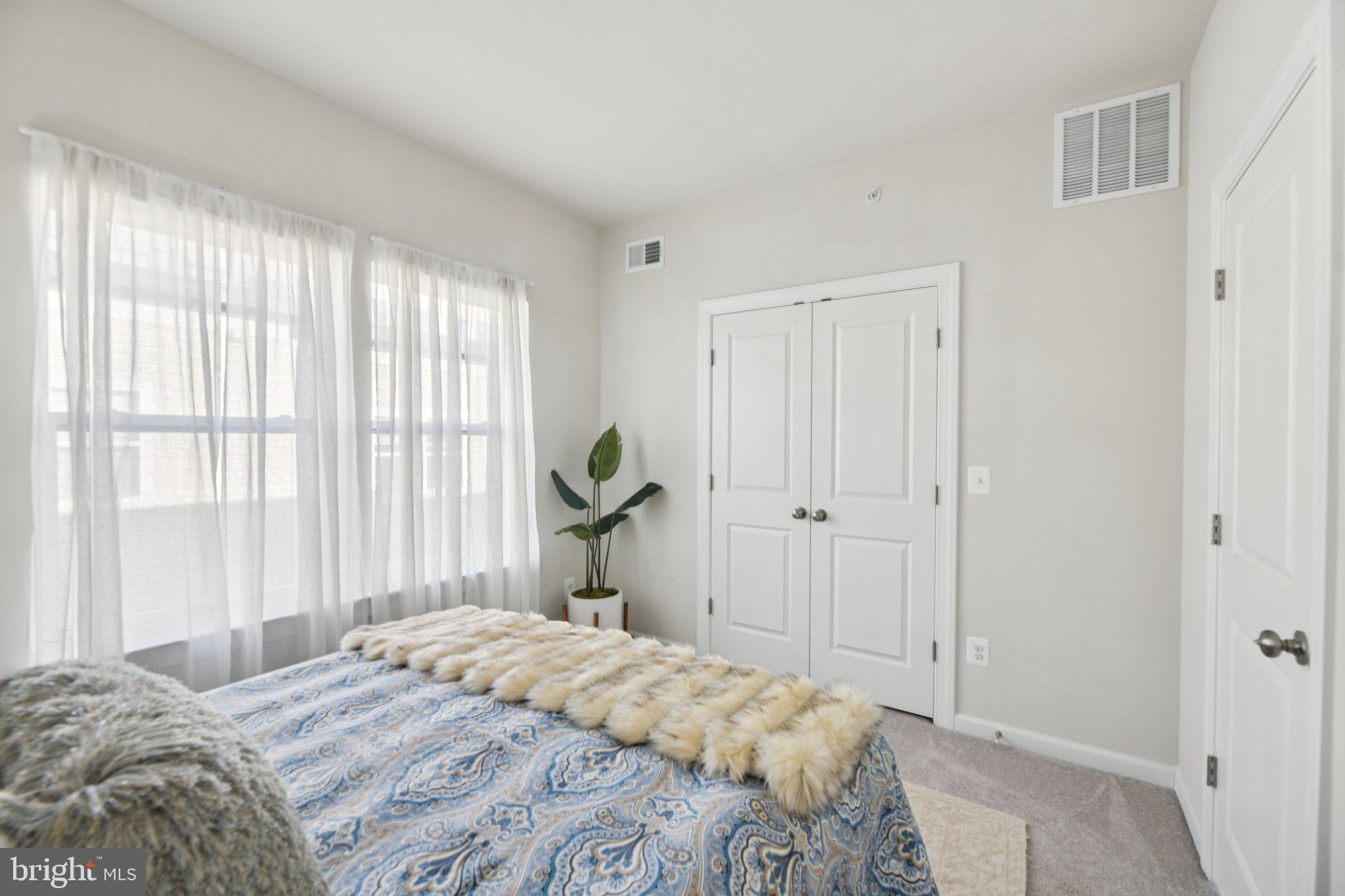 WESTSIDE AT SHADY GROVE METRO - Residential