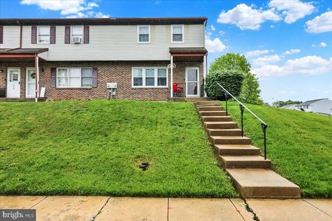 528 PINE STREET LEESPORT PA 19533