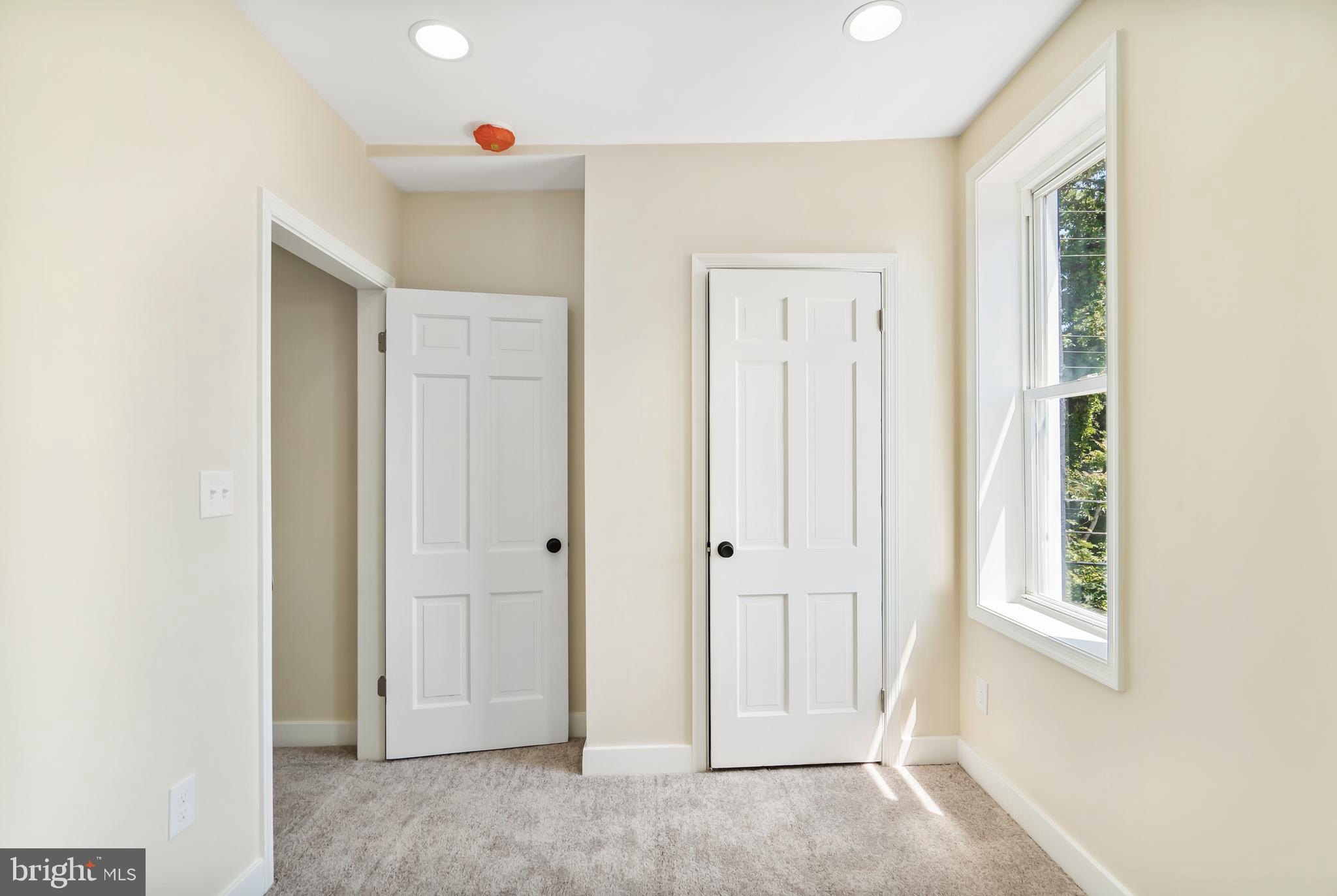 ROSEMONT - Residential