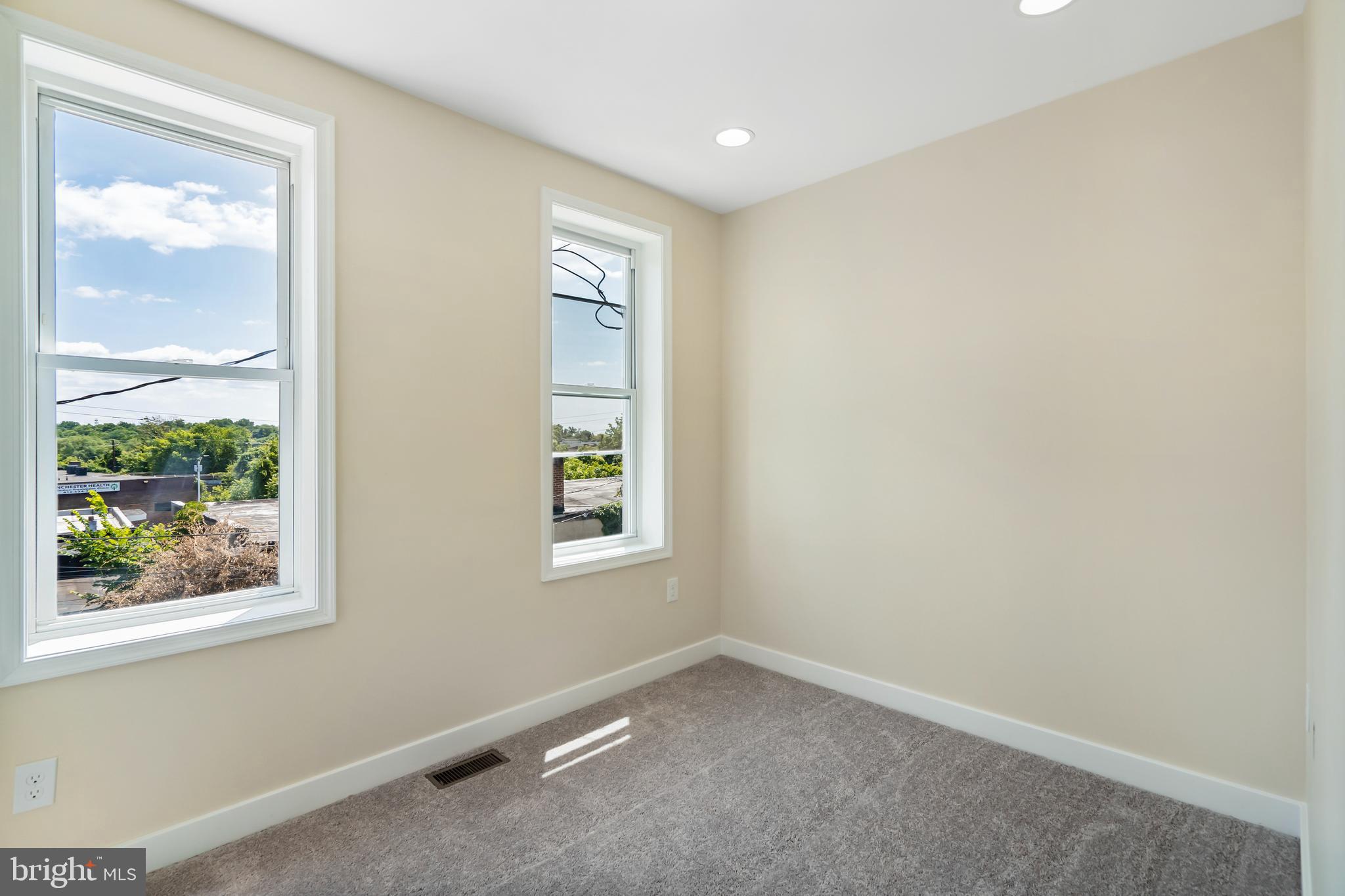 ROSEMONT - Residential