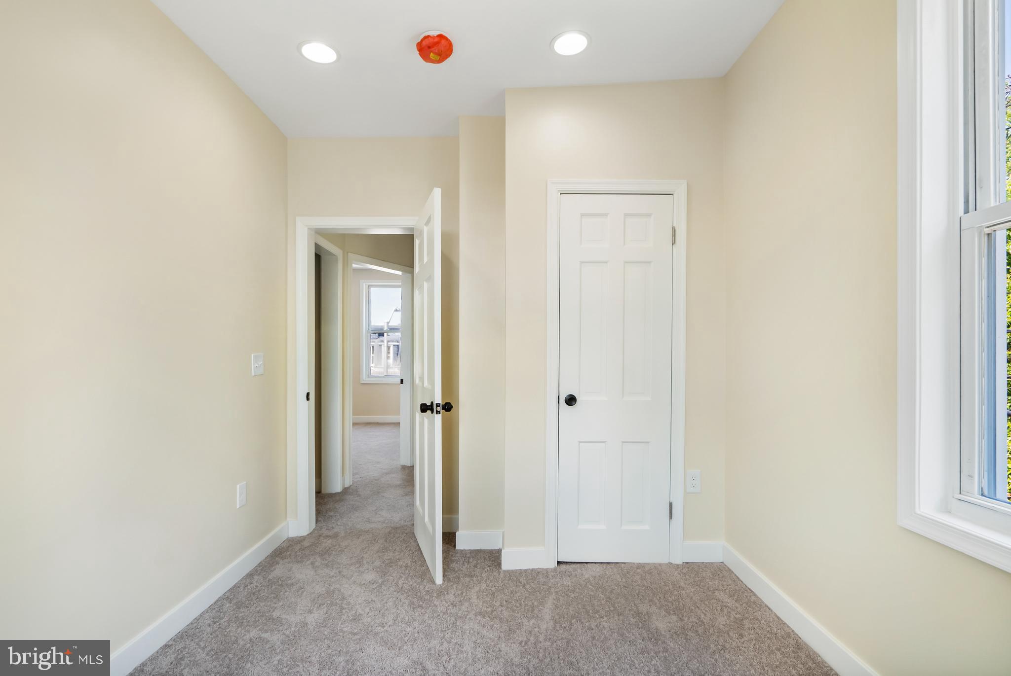 ROSEMONT - Residential