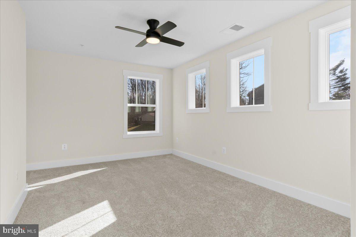 POOLESVILLE - Residential