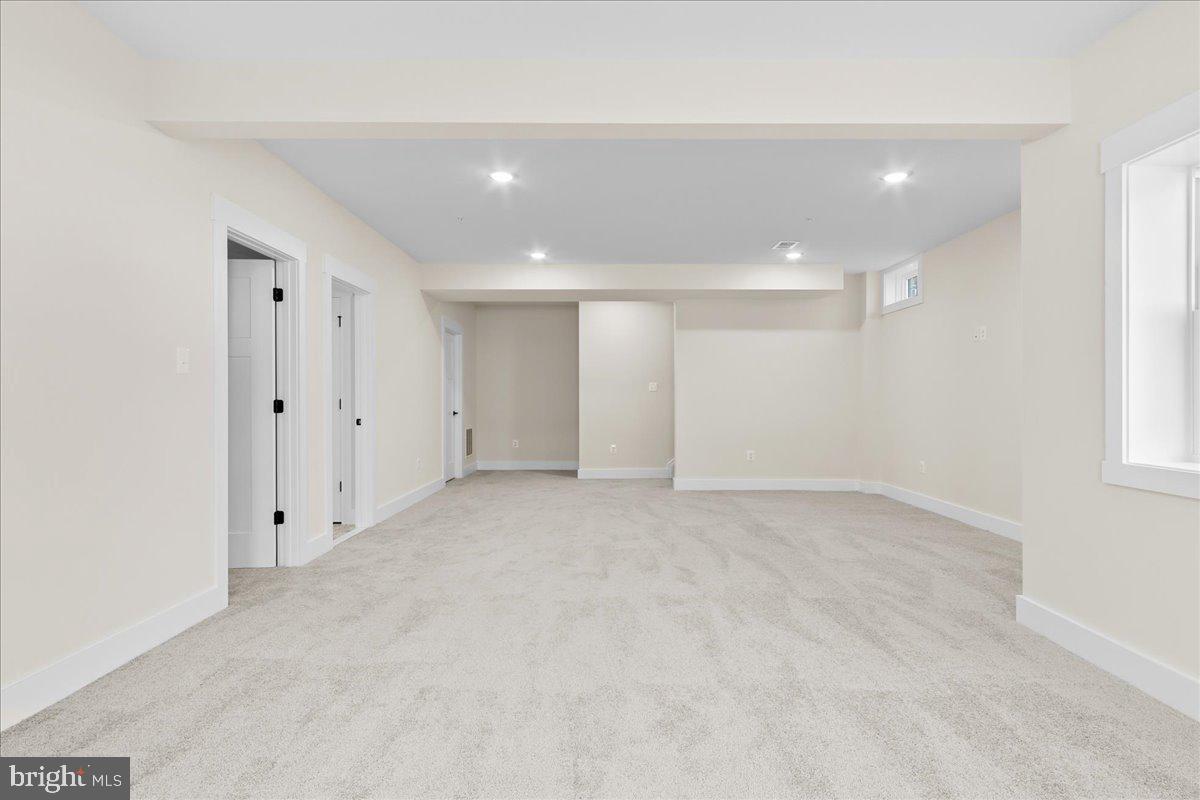 POOLESVILLE - Residential