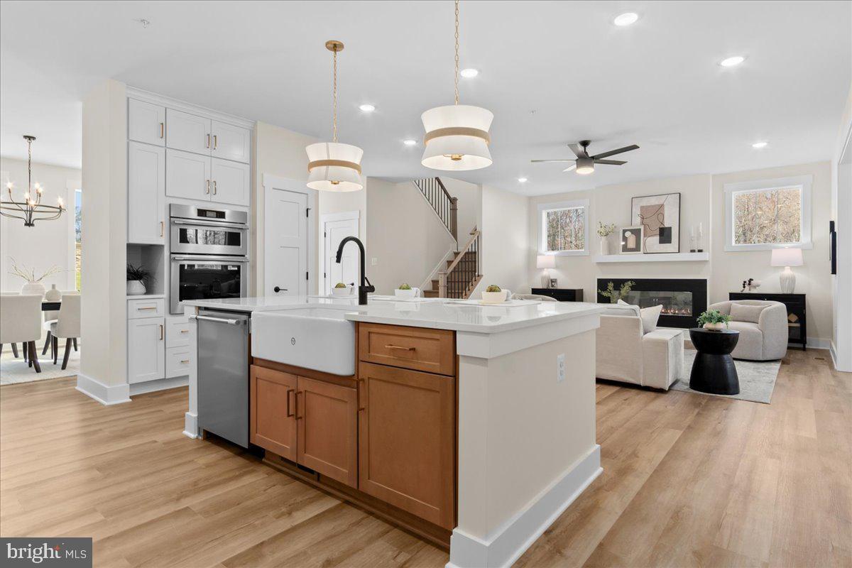 POOLESVILLE - Residential