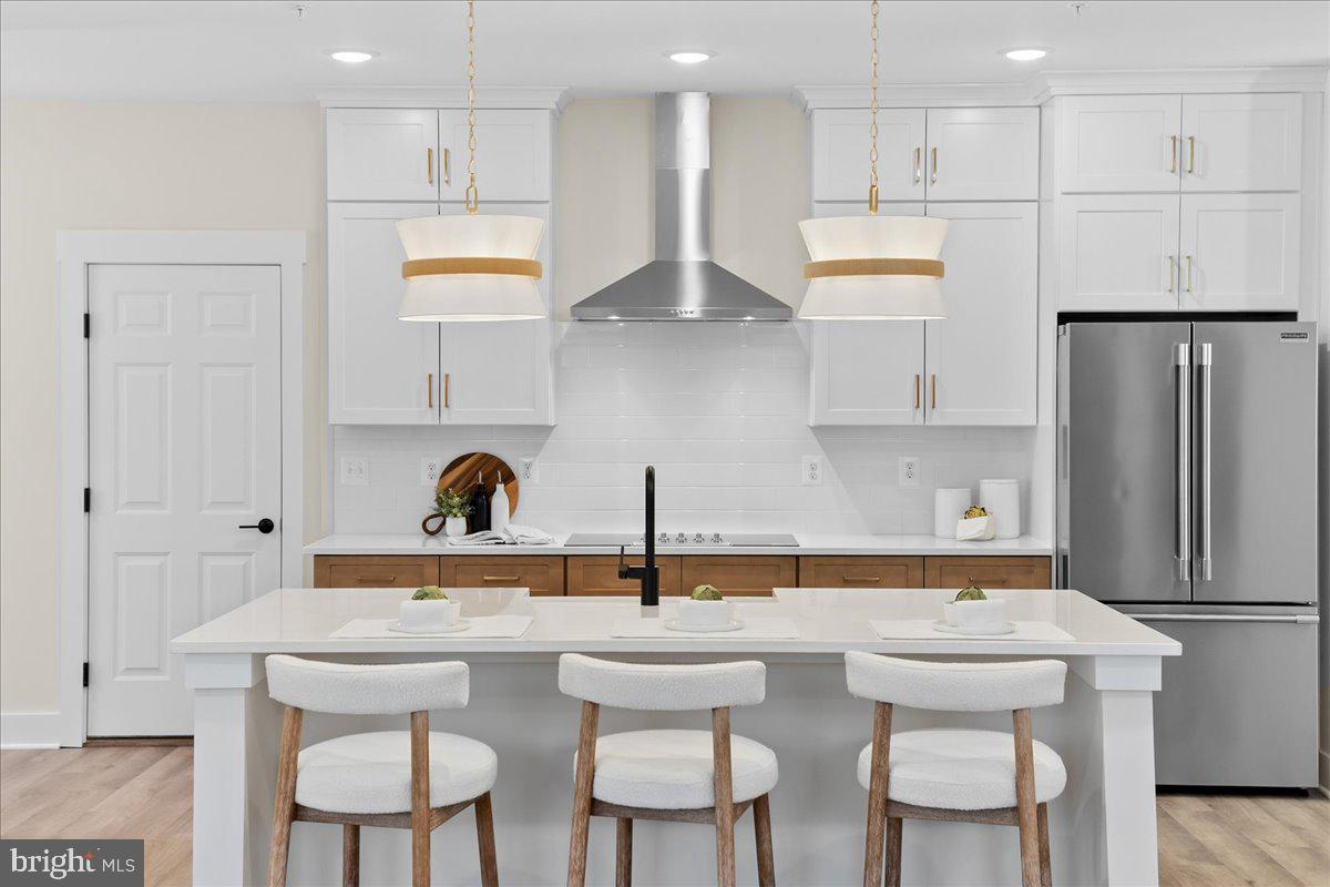 POOLESVILLE - Residential