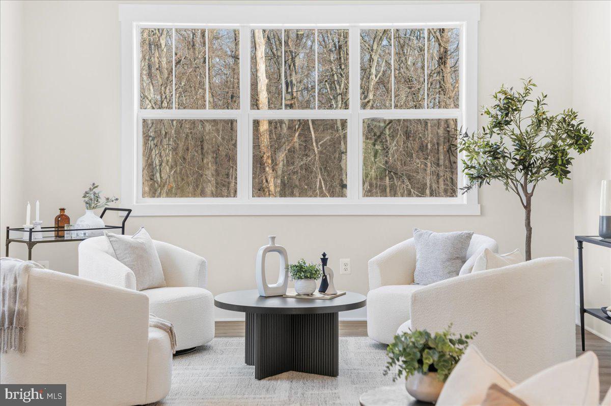 POOLESVILLE - Residential