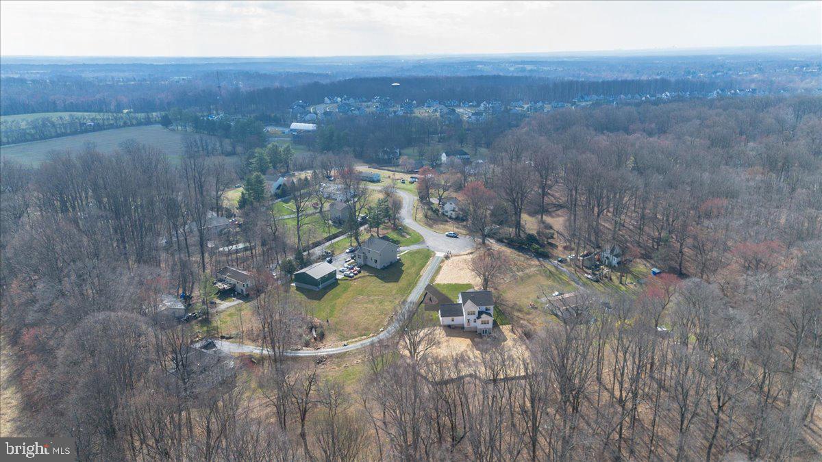 POOLESVILLE - Residential