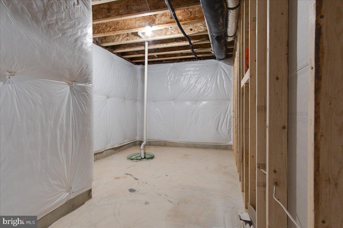 POOLESVILLE - Residential