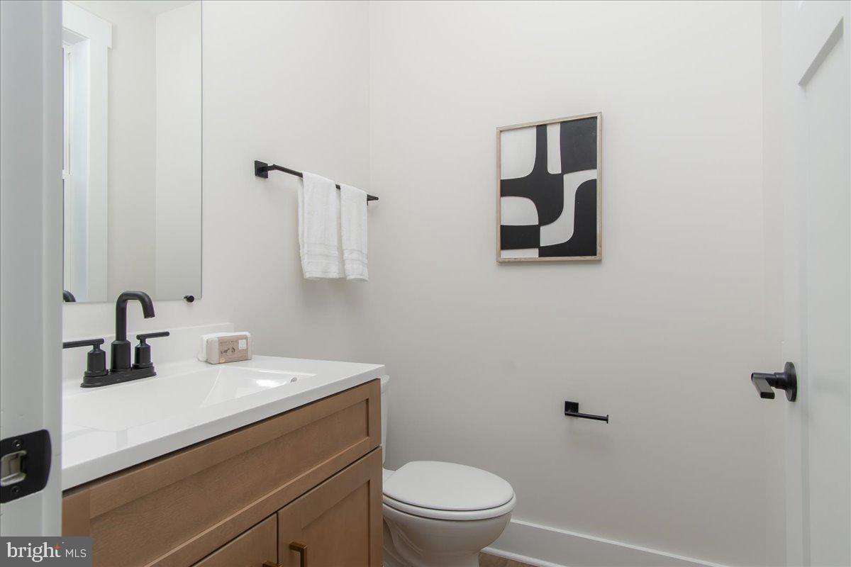 POOLESVILLE - Residential