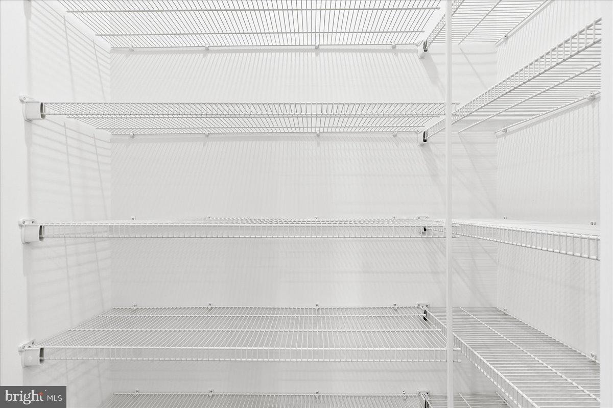 POOLESVILLE - Residential