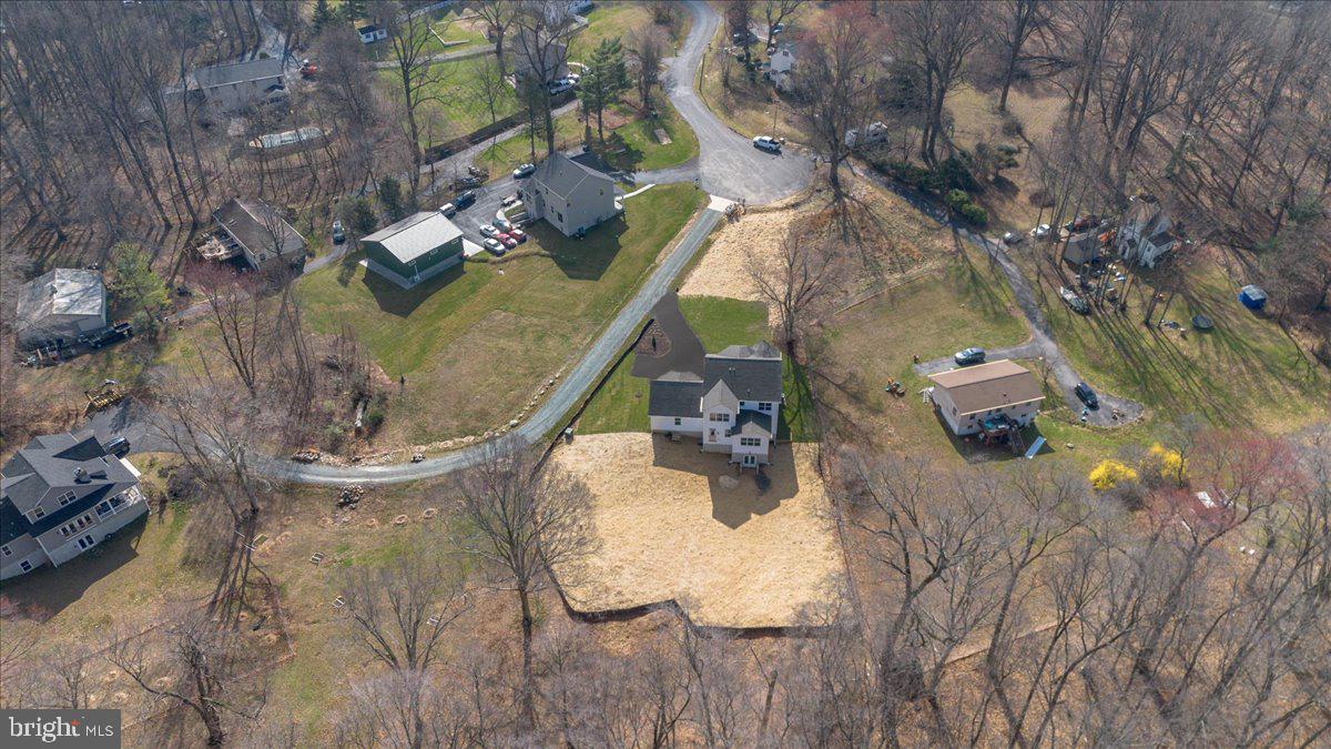 POOLESVILLE - Residential