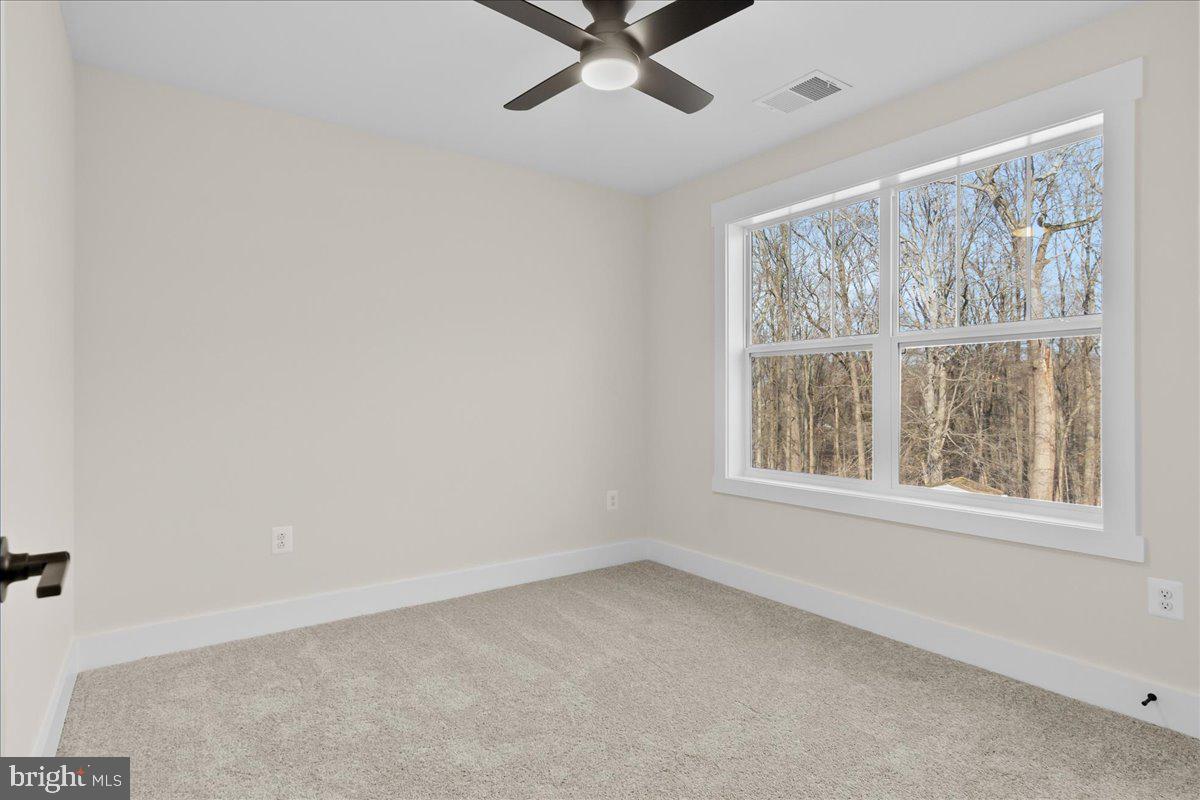 POOLESVILLE - Residential