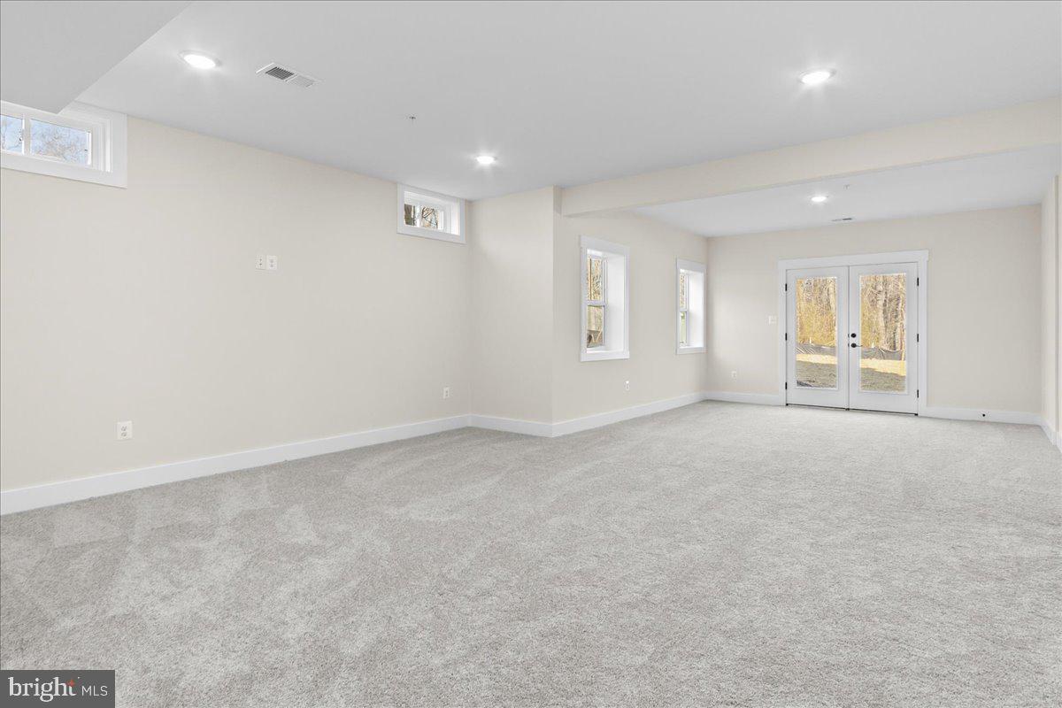 POOLESVILLE - Residential