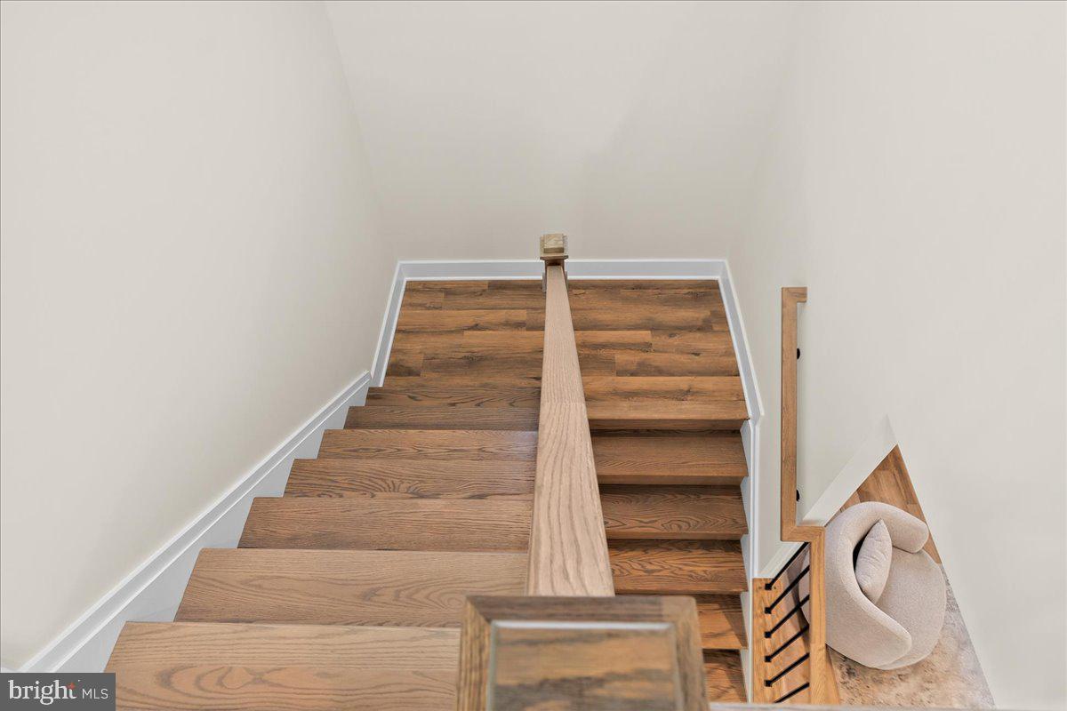 POOLESVILLE - Residential