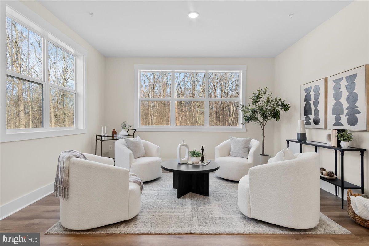 POOLESVILLE - Residential