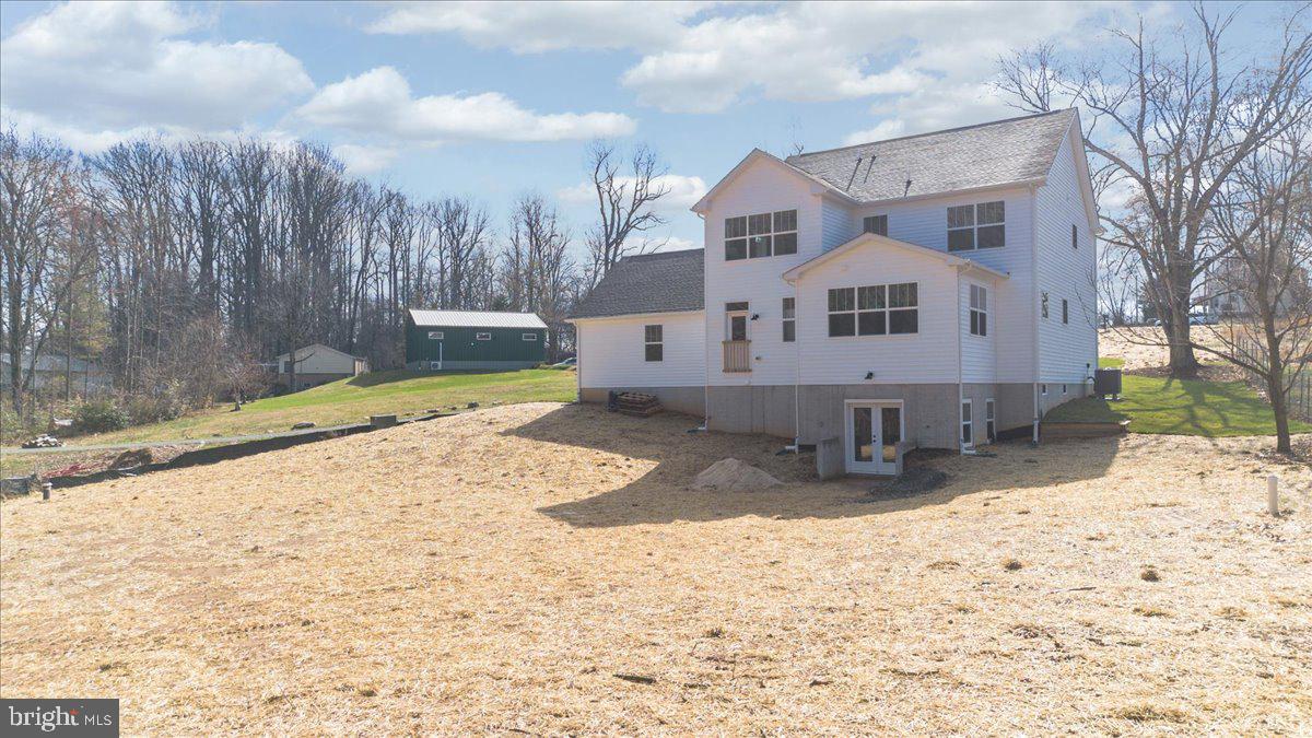 POOLESVILLE - Residential