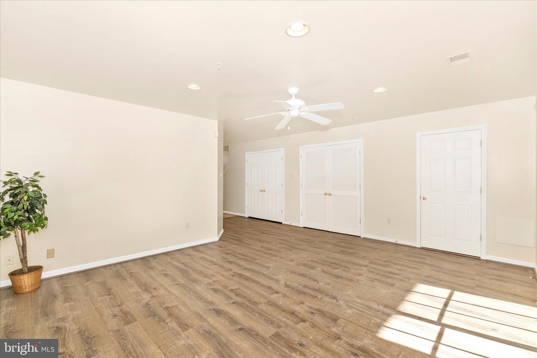 TWIN ARCH CROSSING - Residential