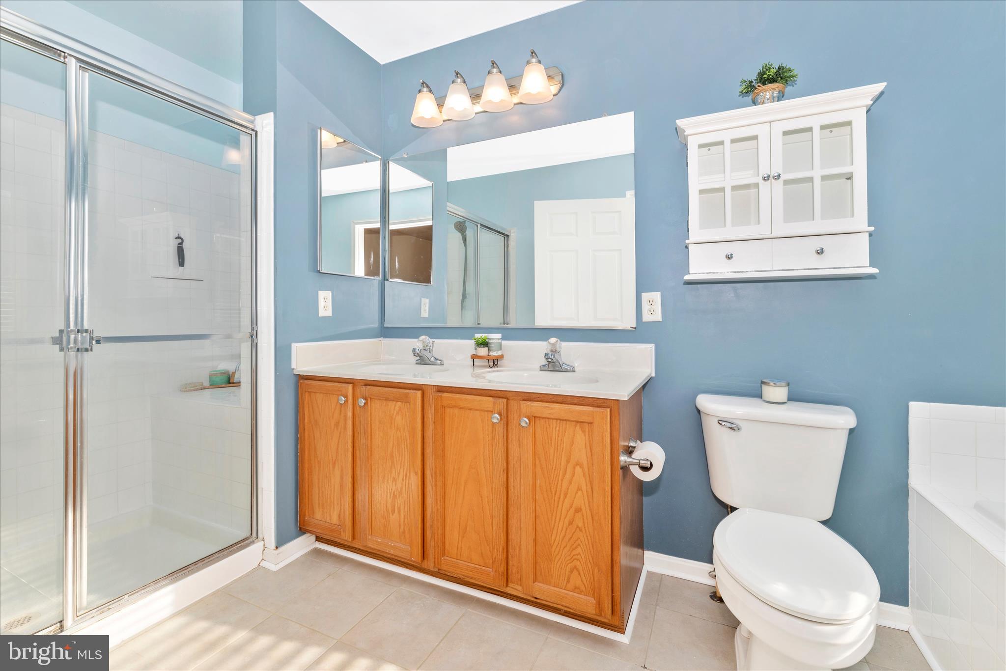 TWIN ARCH CROSSING - Residential