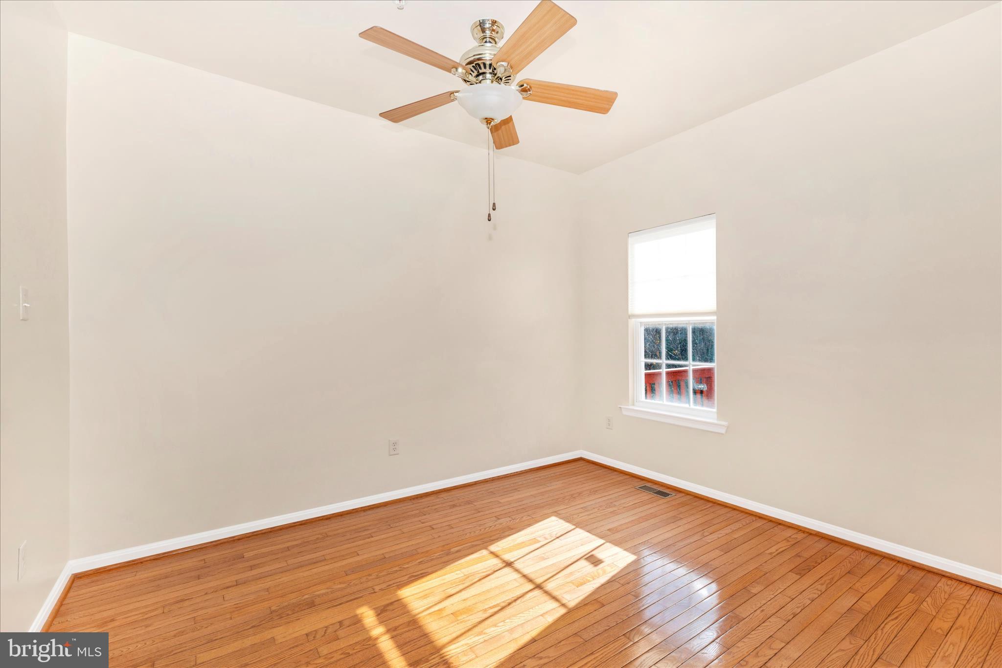 TWIN ARCH CROSSING - Residential