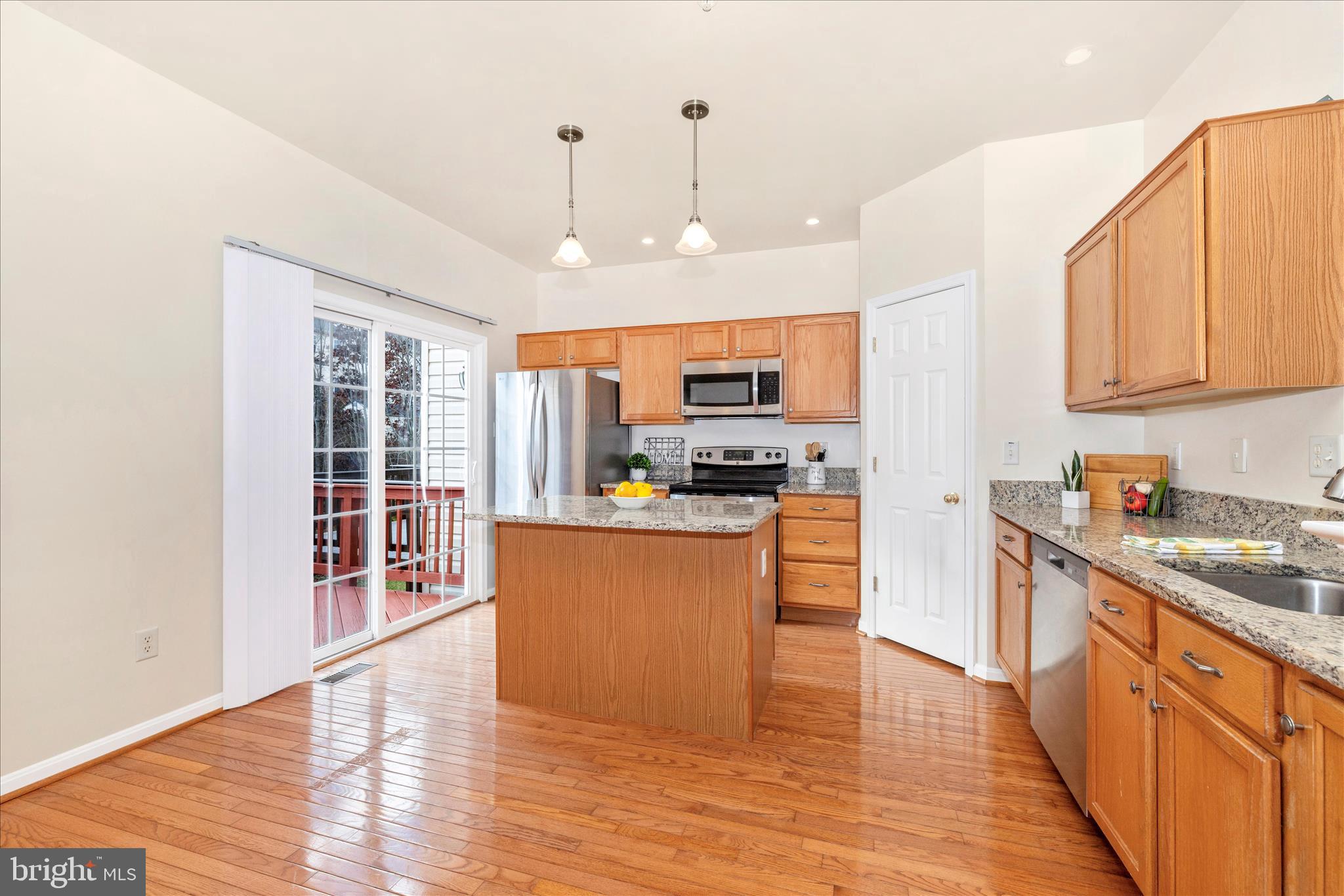 TWIN ARCH CROSSING - Residential