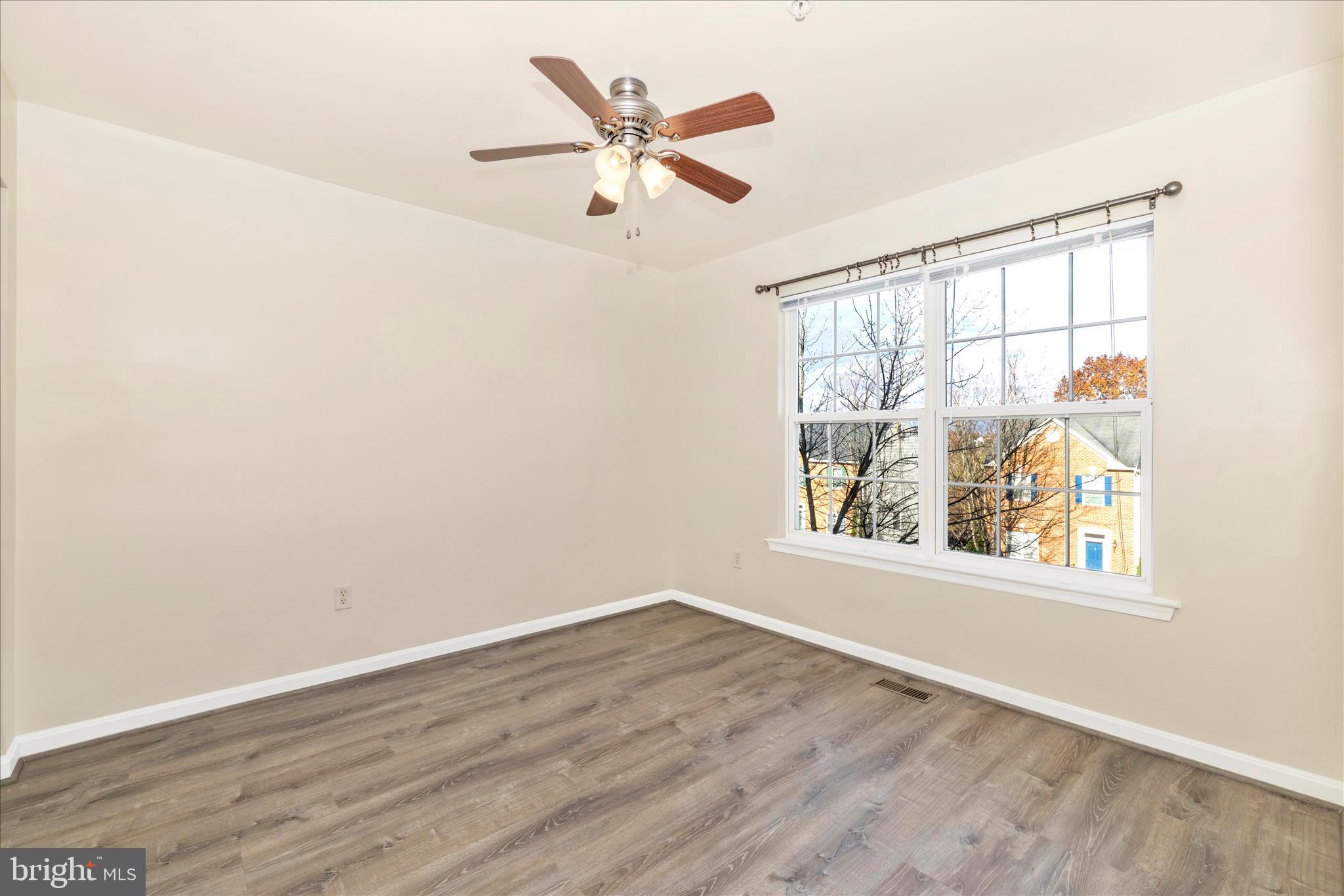 TWIN ARCH CROSSING - Residential