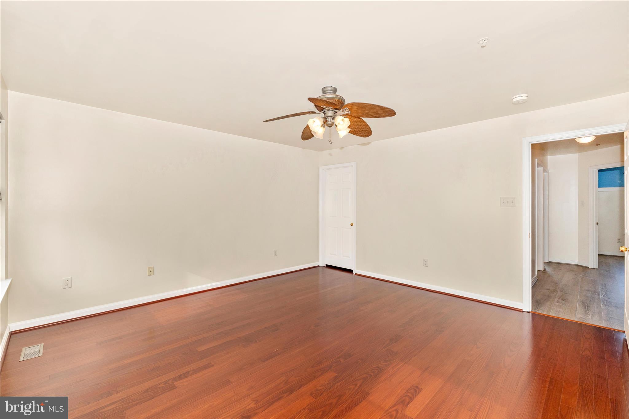 TWIN ARCH CROSSING - Residential