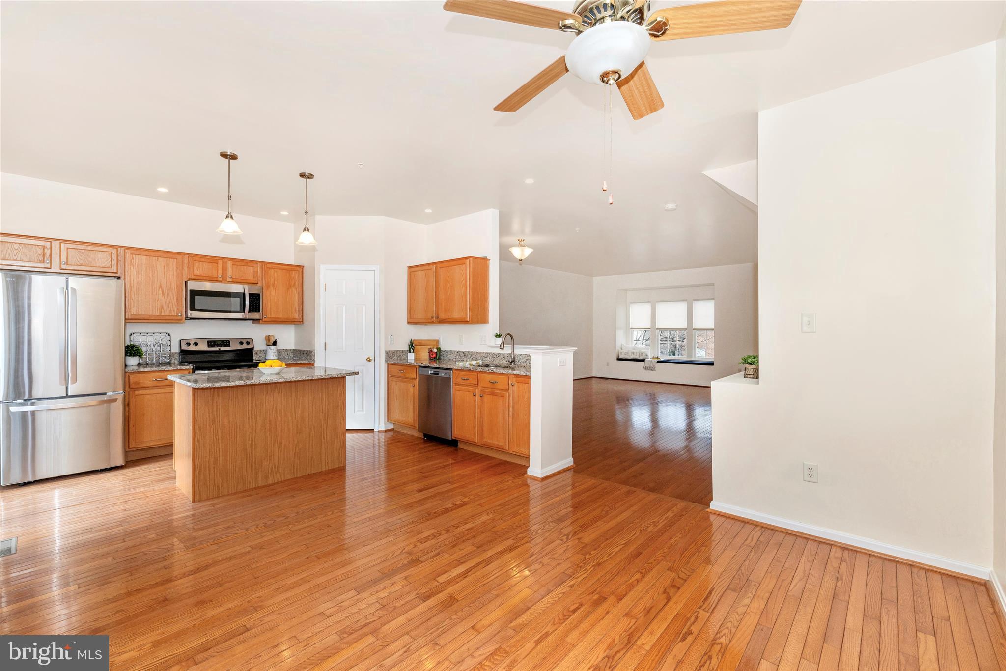 TWIN ARCH CROSSING - Residential