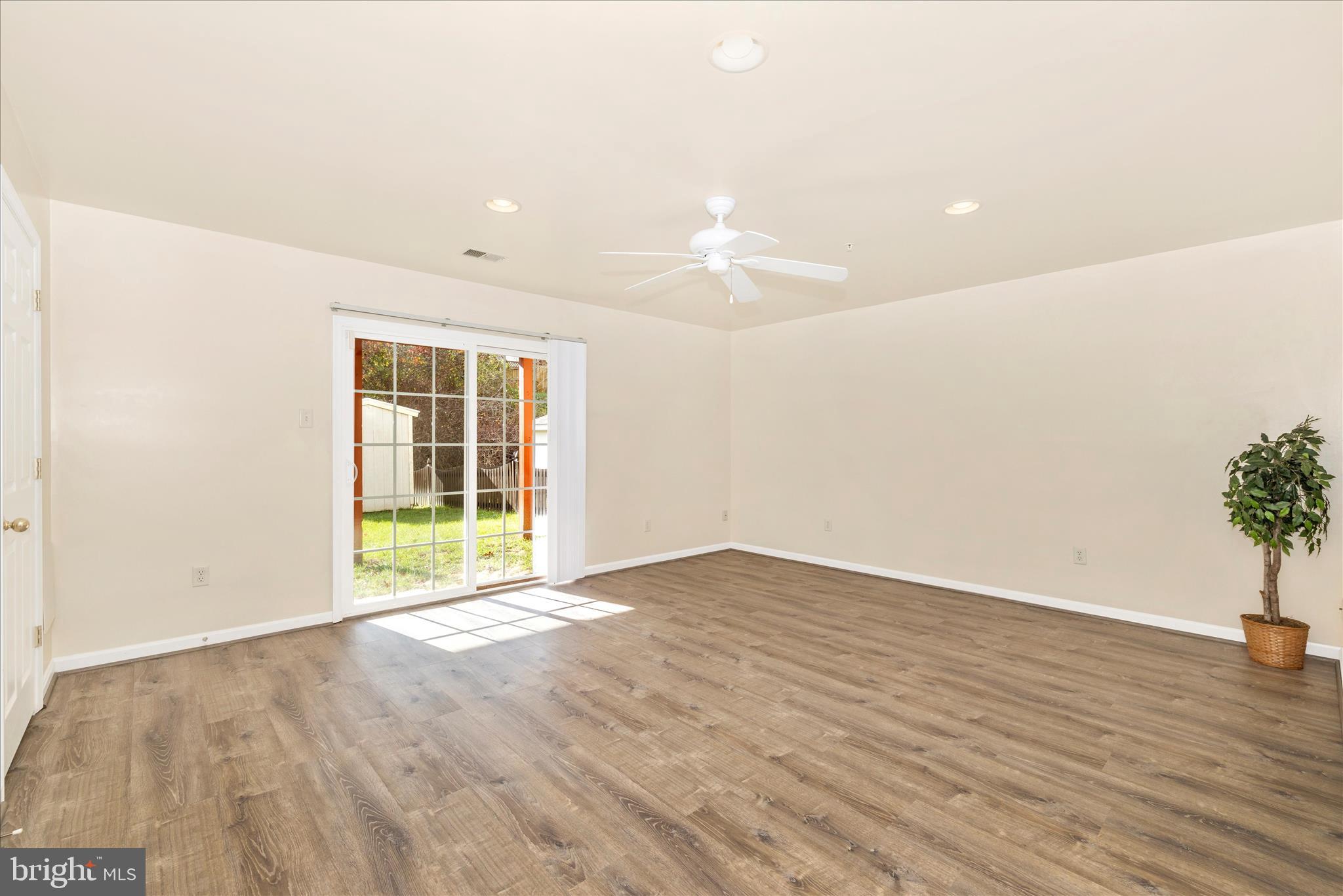 TWIN ARCH CROSSING - Residential