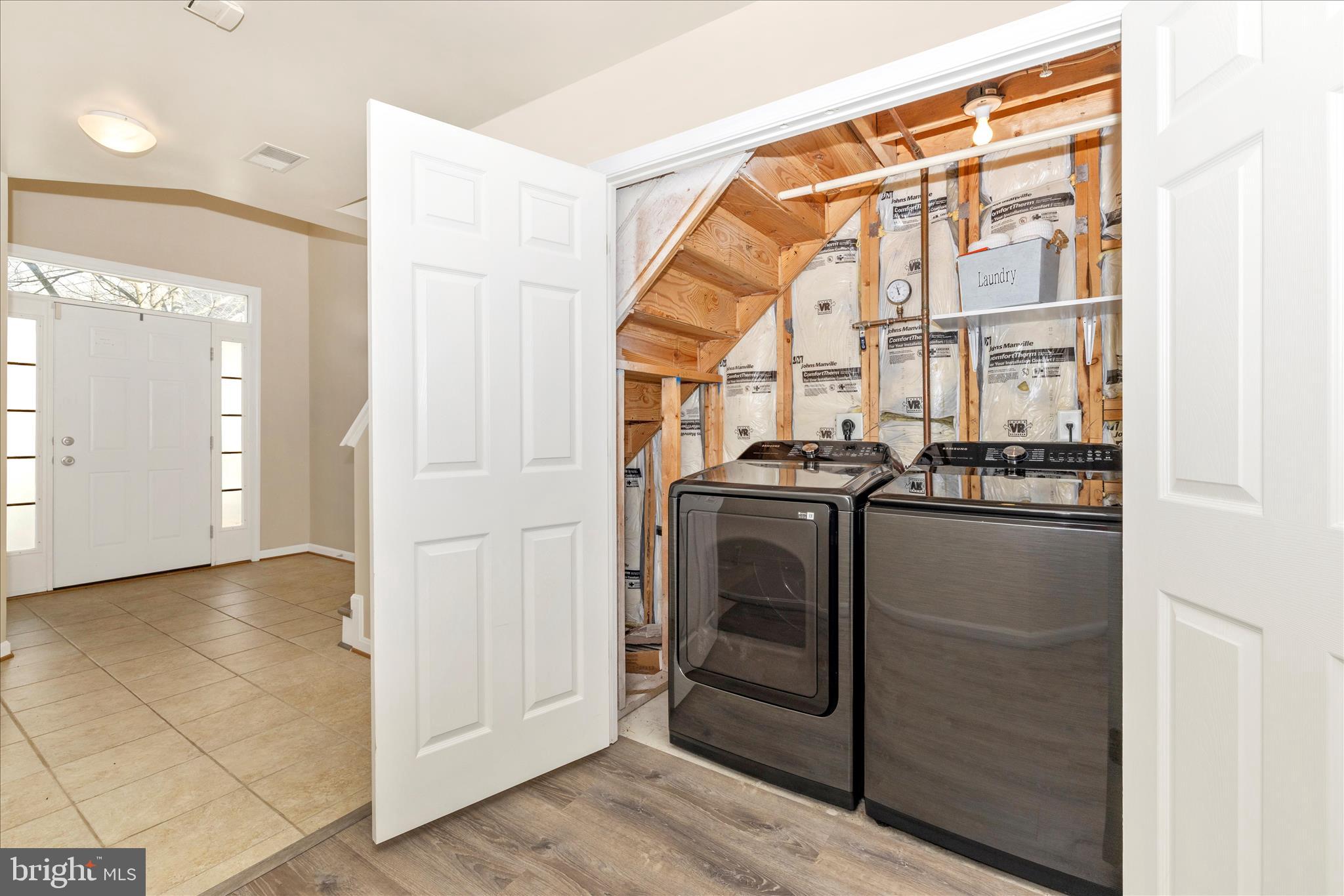 TWIN ARCH CROSSING - Residential