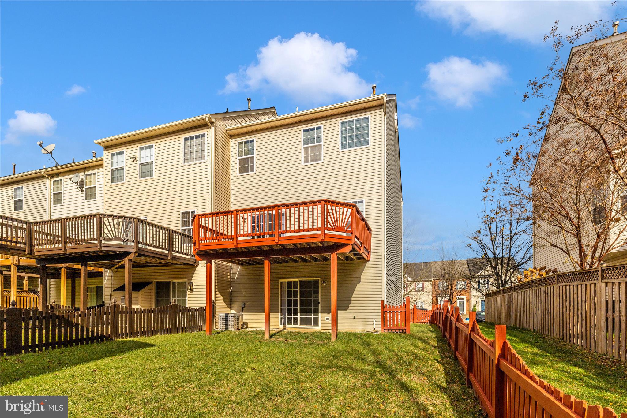 TWIN ARCH CROSSING - Residential