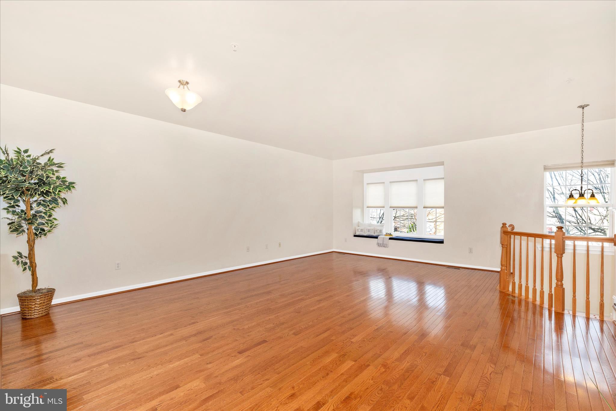 TWIN ARCH CROSSING - Residential