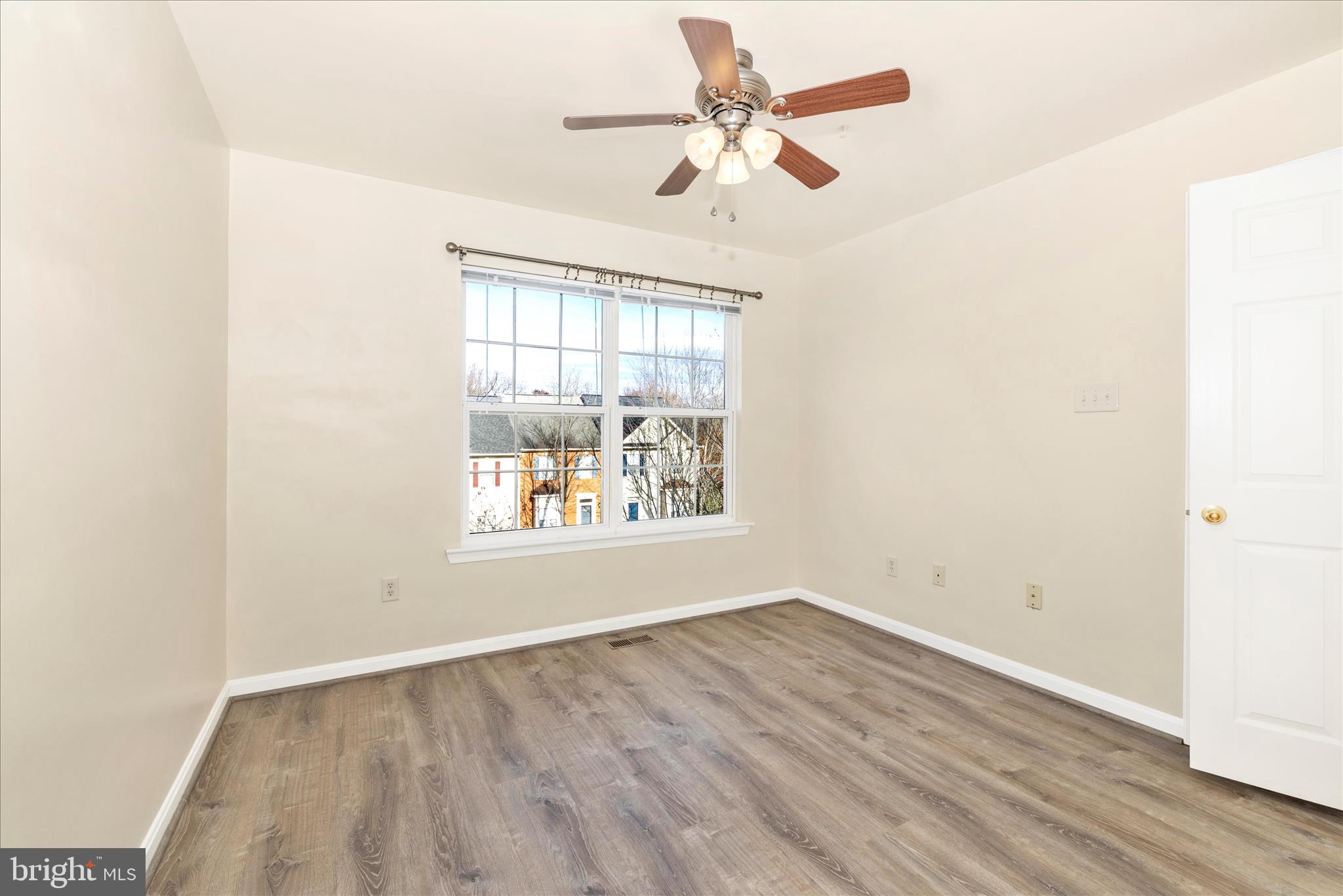 TWIN ARCH CROSSING - Residential