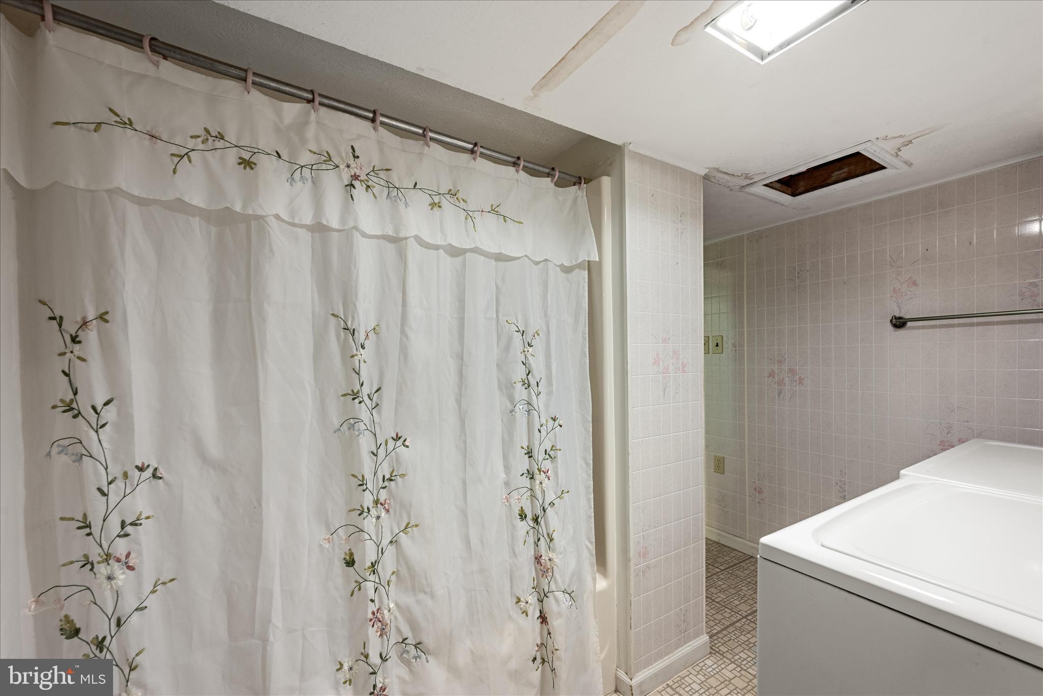 SUNRISE SUMMIT - Residential